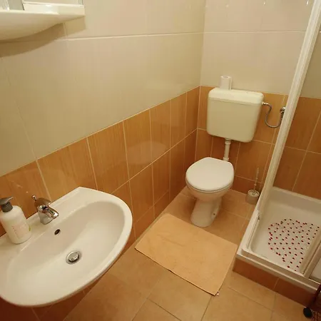 Maja Apartment *