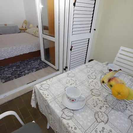 Maja Apartment *