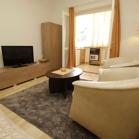 Apartment Maja *